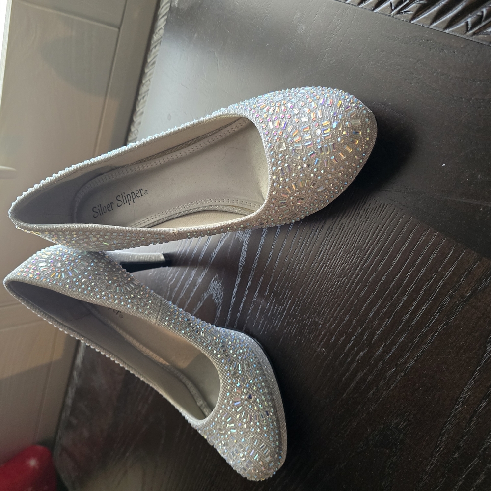 Silver Glittery Heels with Textured Sparkle